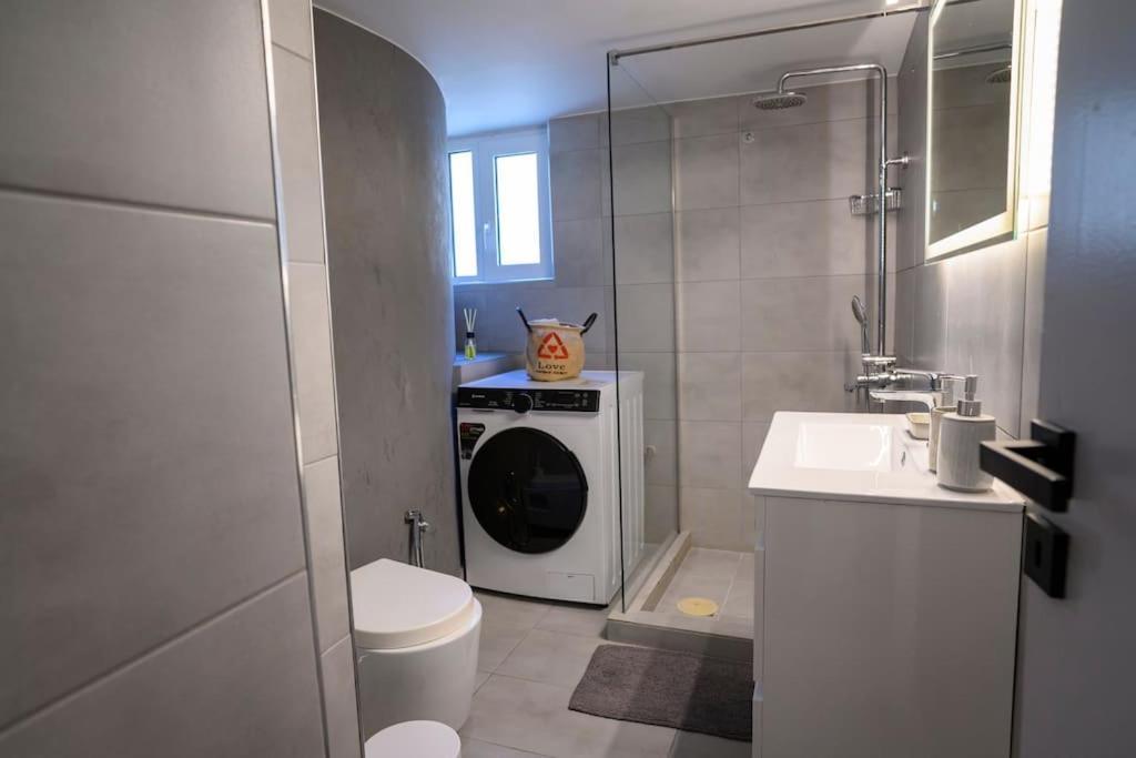 Seaview Orchid 2 Bed Elegance Apartment Athena Bagian luar foto